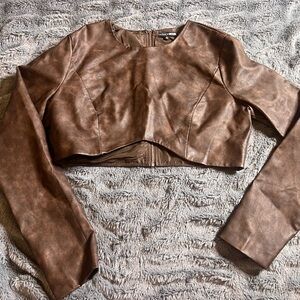 Like new fashion nova back zip faux leather crop top